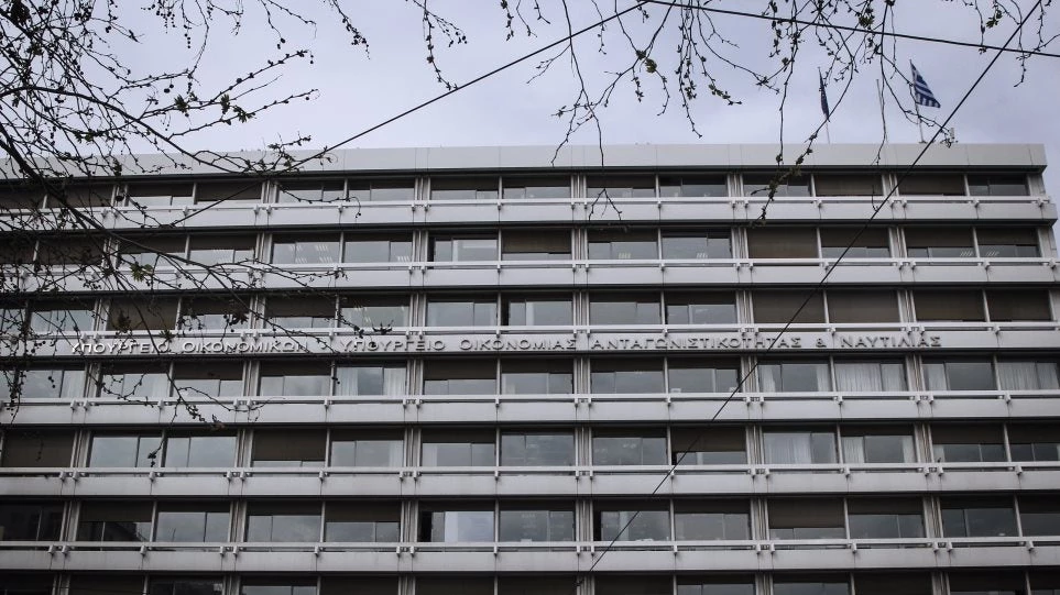 Οι σημαντικές αλλαγές που ετοιμάζονται σε ΕΝΦΙΑ και πληρωμή φόρου εισοδήματος